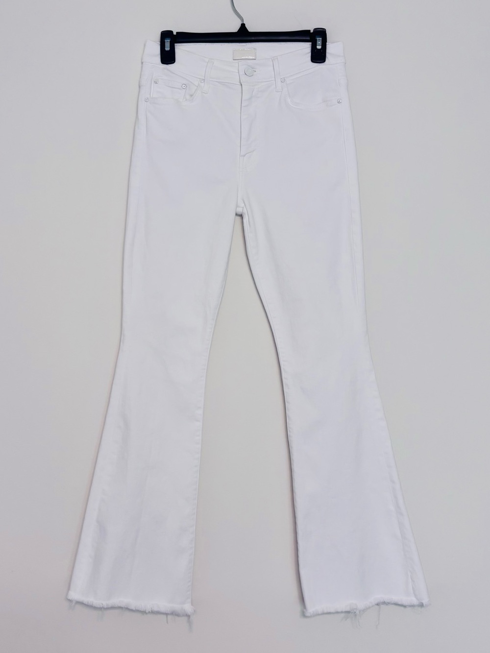 MOTHER The Weekender Fray White Mid Rise Flare Jeans Fairest Of Them All Size 28 - Picture 4 of 12